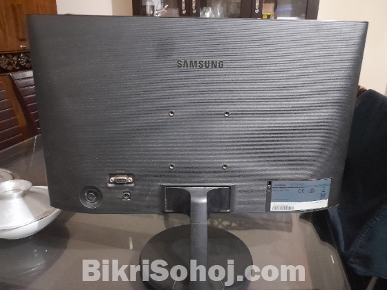 Samsung S19F350HNW 18.5 Inch LED Monitor (VGA)